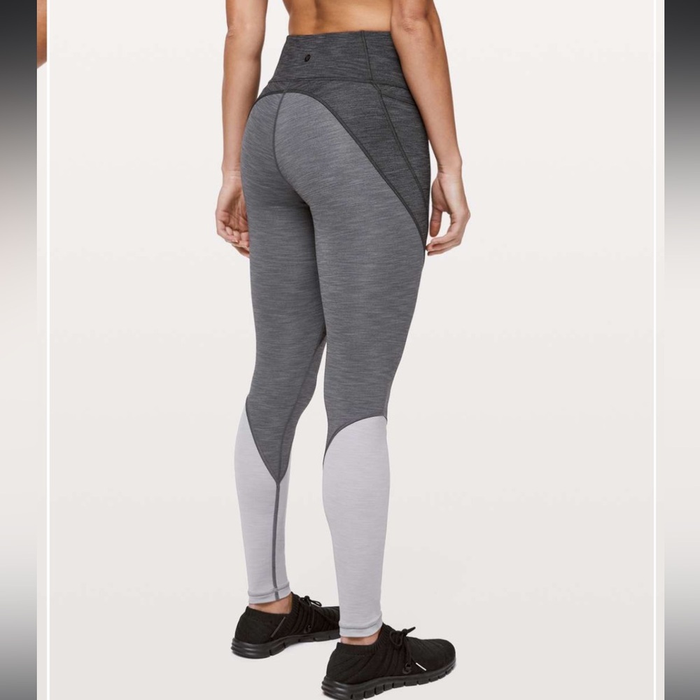 Lululemon Early Extension High-Rise Tight
Heathered Black and gray Sz‎ 4